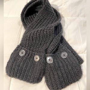 Micheal Kors chunky knit scarf